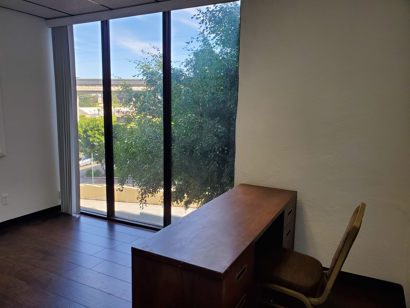 FUNCTIONAL OFFICE. GREAT LAY-OUT. 20 to 50 cents less then comparable buildings.